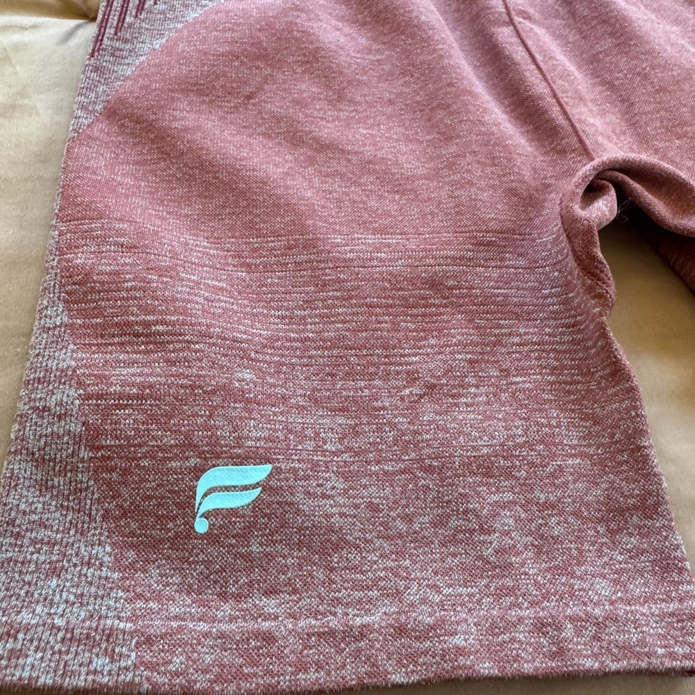 Fabletics Womens Seamless High Waisted Athletic Shorts Pink Marled SO2253107 - Picture 2 of 9